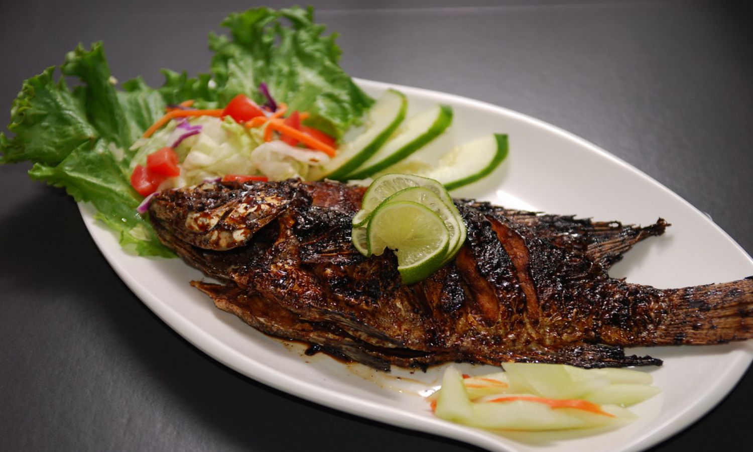 Foto Gance Ruan, Roba Ruan, dan Sate Payau khas Kutai Kartanegara dengan bumbu rempah pedas manis yang menggoda selera.