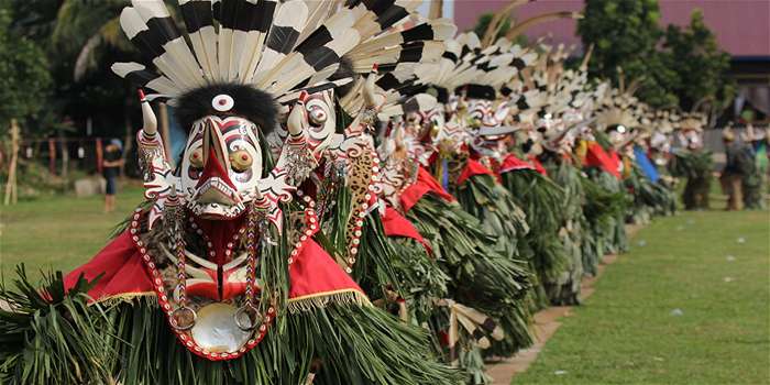 Deretan tarian tradisional Kalimantan Timur seperti Tari Hudoq dan Kancet Ledo menunjukkan pesona budaya Dayak&mdash;wajib tahu, Cess!