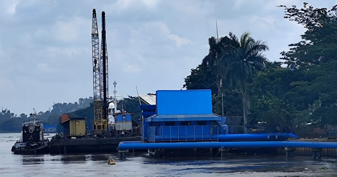 Proyek Teras Samarinda Segmen 2 di tepian Sungai Mahakam mulai dikerjakan, targetkan trotoar, dermaga, taman & halte ramah publik.