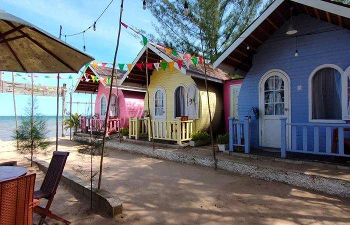 View indah villa pinggir pantai di Balikpapan.