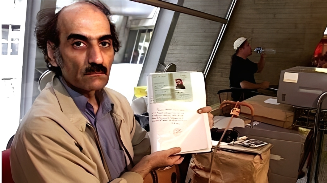 Mehran Karimi Nasseri, pria Iran yang tinggal di bandara Paris selama 18 tahun tanpa kewarganegaraan. Kisahnya bikin terenyuh!