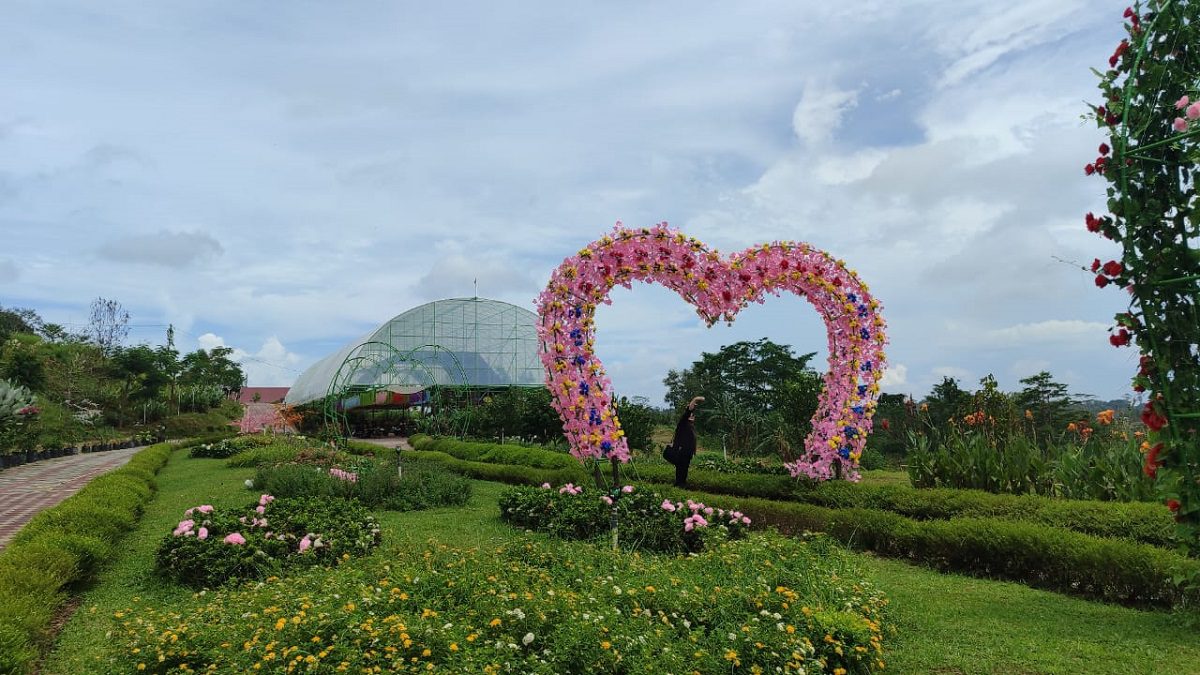 Taman Bunga kebun ndesa Samarinda.