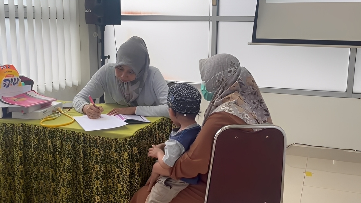 Pemeriksaan gizi balita Balikpapan digelar serentak, dokter spesialis hadir berikan terapi Formula 100 untuk cegah risiko gizi buruk.