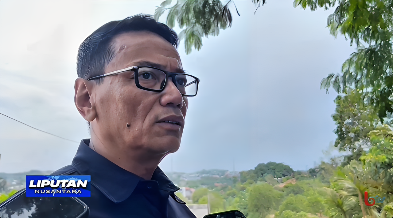 Sudirman Djayaleksana, Kepala DLH Kota Balikpapan, saat diwawancarai, Selasa (23 September 2025).