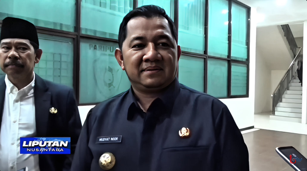 Bupati Penajam Paser Utara Mudyat Noor saat diwawancarai usai Rapat Paripurna DPRD terkait prioritas pelayanan dasar di bidang pendidikan dan kesehatan, Senin (29 September 2025).