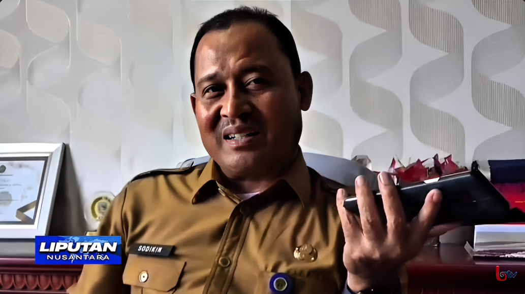 Asisten II Sekretariat Daerah PPU, Sodikin, saat menjelaskan kendala utama program jargas PPU di ruang kerjanya.