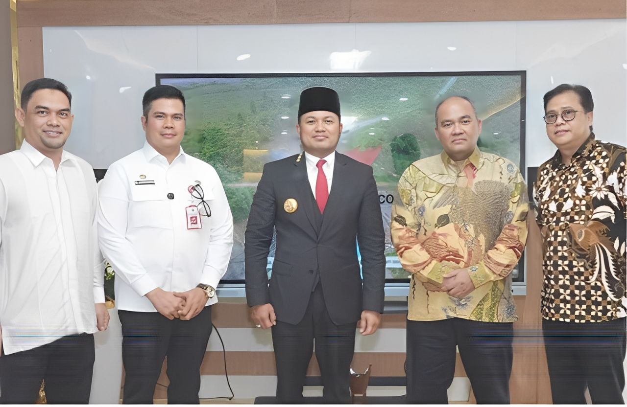 Jalan Poros Sangatta&ndash;Bengalon, akses vital ekonomi Kaltim yang kembali normal dua jalur berkat kolaborasi cepat KPC dan BBPJN.
