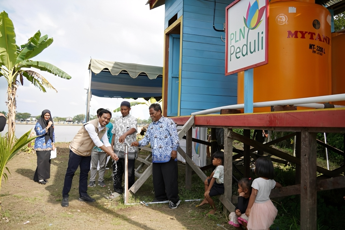 Warga Tanjung Buyu Bulungan antusias menyambut program air bersih PLN yang jadi solusi krisis puluhan tahun.