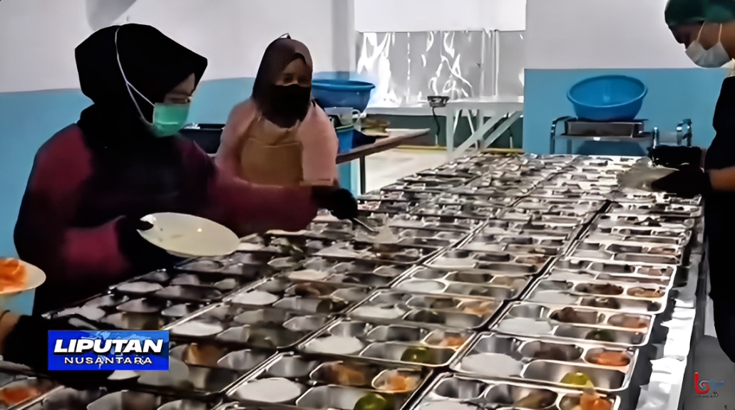 Dapur umum MBG (Makan Bergizi Gratis) di Kalimantan Timur, Jumat (3 Oktober 2025).