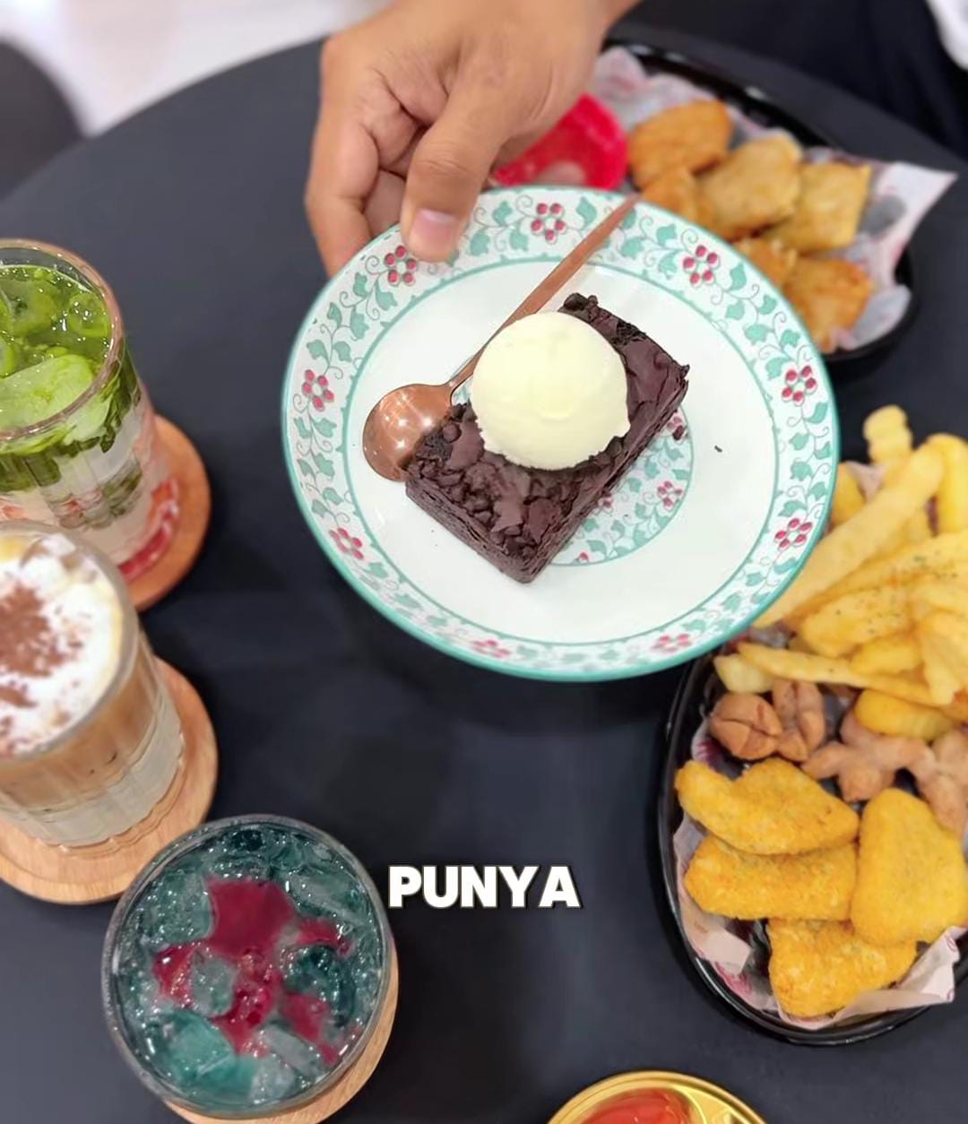 Suasana tenang di Naka Kopi Balikpapan &mdash; kafe mungil estetik dengan signature coffee dan strawberry matcha yang jadi favorit pengunjung, hidden gem kota minyak!