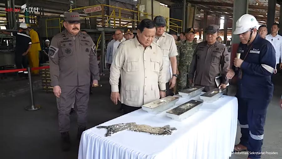 Presiden Prabowo serahkan enam smelter timah dan aset rampasan korupsi ke PT Timah Tbk, potensi pendapatan miliaran.