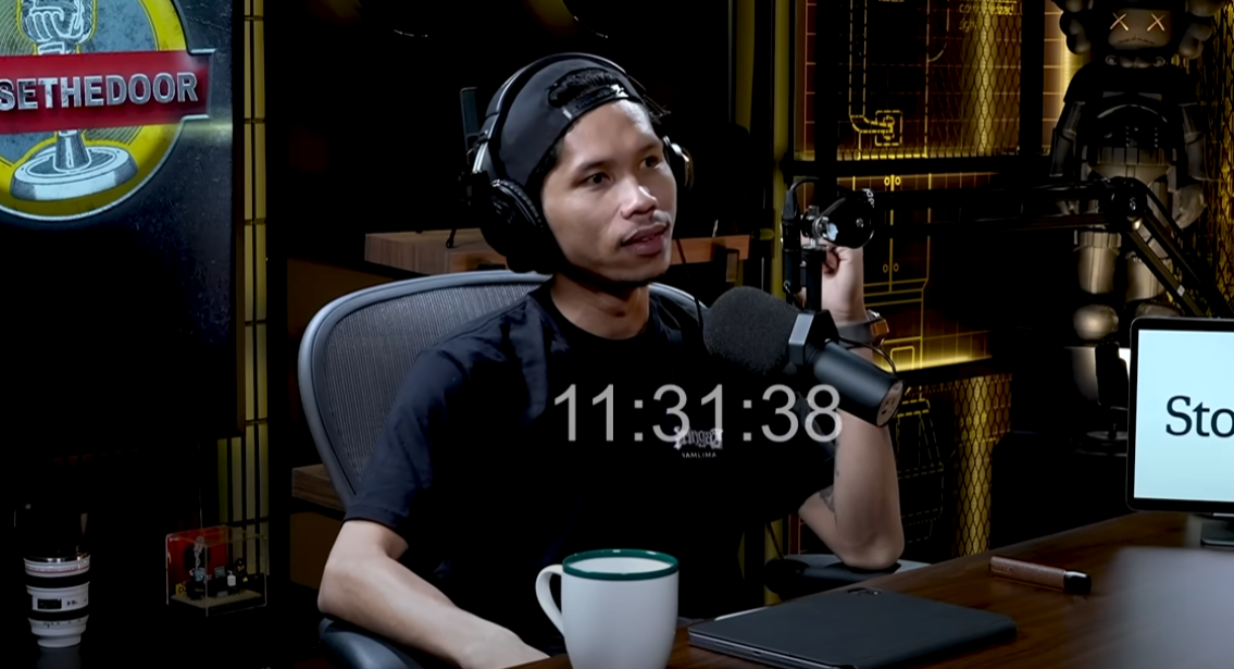 eguh Aprianto di kanal Deddy Corbuzier membahas WFT, pemuda yang disebut Bjorka, namun diyakini bukan hacker asli.