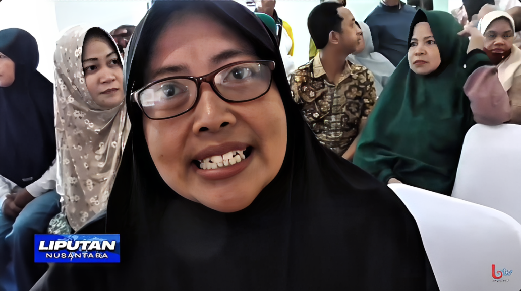 Ninik, orang tua murid Sekolah Rakyat Samarinda, mengungkapkan kepercayaannya terhadap sekolah tersebut dalam mendidik anak-anaknya, Rabu (8 Oktober 2025).