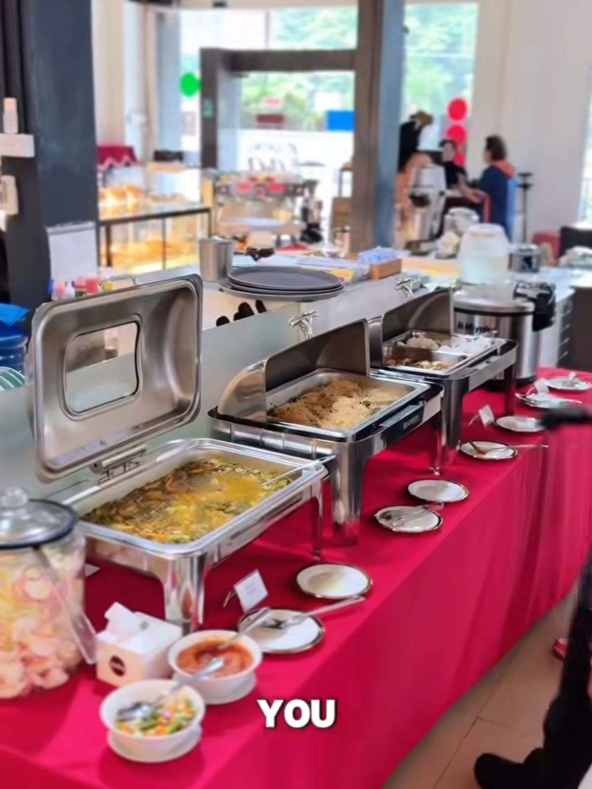 Suasana pagi di Dialog Coffee Balikpapan dengan menu sarapan all you can eat 24 ribu yang menggoda selera &mdash; tempat sarapan hemat dan hits di Balikpapan Baru!