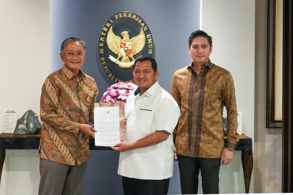 Bersama Anggota DPR RI Dapil Kalimantan Timur (Kaltim), Budi Satrio Djiwandono, Bupati Mudyat melakukan pertemuan penting dengan Menteri Pekerjaan Umum (PU) RI, Dody Hanggodo di Jakarta