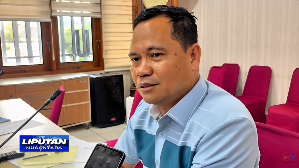 Ketua Komisi III DPRD Balikpapan, Yusri, menjelaskan manfaat penataan kabel bawah tanah, Senin (13 Oktober 2025).