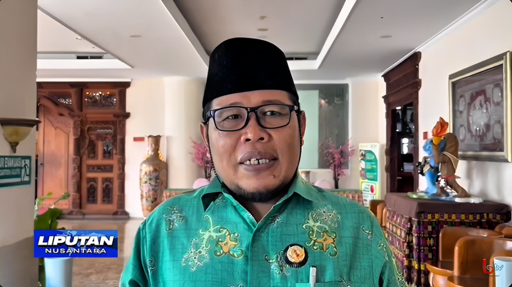 Ketua Baznas Balikpapan Abdul Rosyid Bustomi menjelaskan capaian zakat hingga Oktober 2025 usai rapat koordinasi dan evaluasi di Hotel Grand Tiga Mustika, Selasa (14 Oktober 2025).