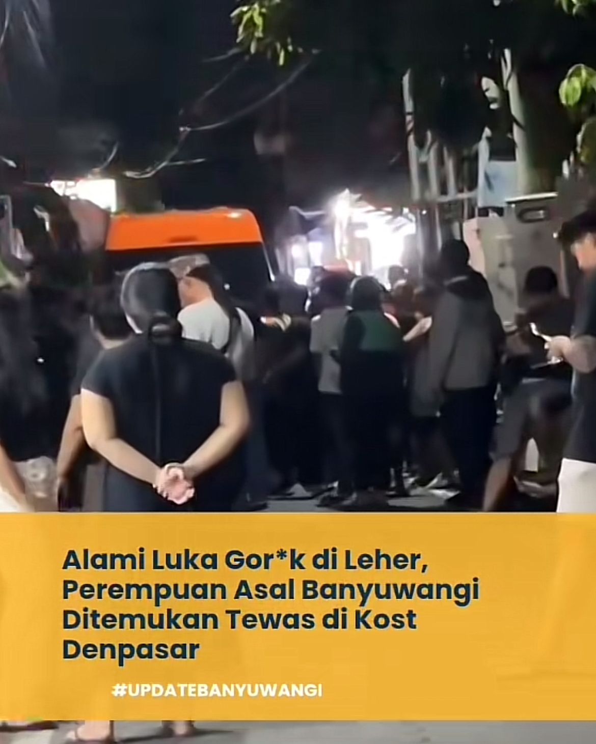 Foto TKP kos di Jalan Pattimura, Legian, Kuta, lokasi penemuan mayat perempuan dengan luka gorok &mdash; atmosfer mencekam dan dipenuhi garis polisi.