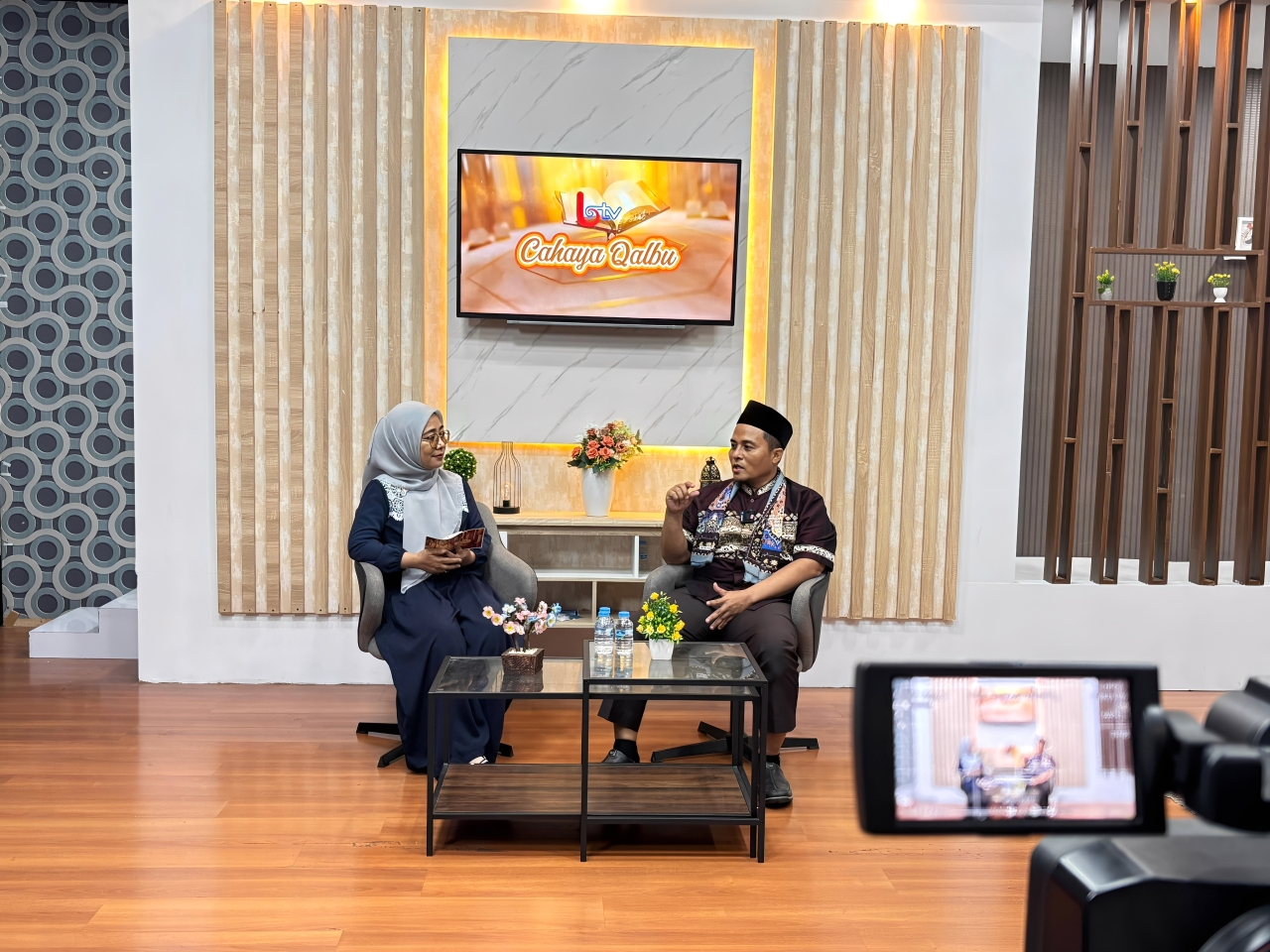 Ustaz Anwar Arifin Pinem, M.E., mengisi Kajian Cahaya Qolbu bertema makna ujian sebagai tanda cinta Allah kepada hamba di Studio Balikpapan TV, Jumat (17 Oktober 2025).