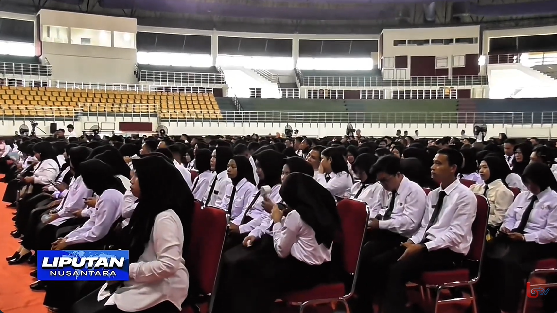 Para ASN mengikuti pelantikan yang dipimpin Bupati Penajam Paser Utara, Mudyat Noor, di Dome Anden Oko, Kamis (22 Mei 2025).