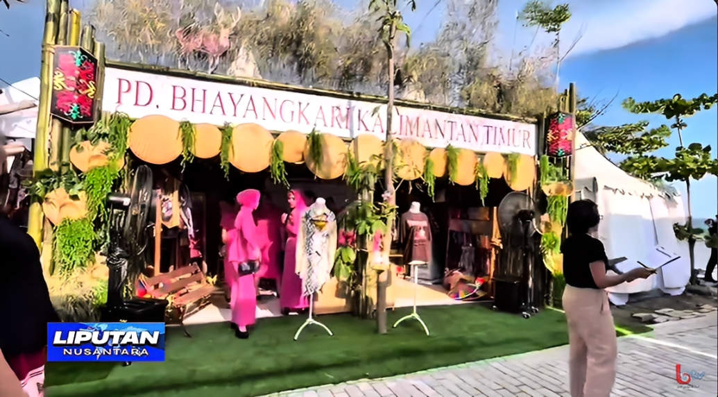 Salah satu stand Bazar HKGB di Ruang Terbuka Hijau SPN Stalkuda Balikpapan, Sabtu (18 Oktober 2025).
