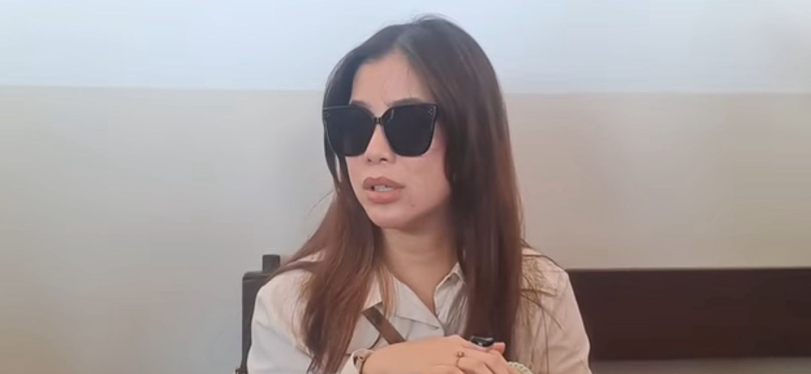 Bali dalam wawancara eksklusif ungkap perjuangan hukum dan kehidupan Ammar Zoni di Nusakambangan &mdash; potret cinta dan keteguhan.