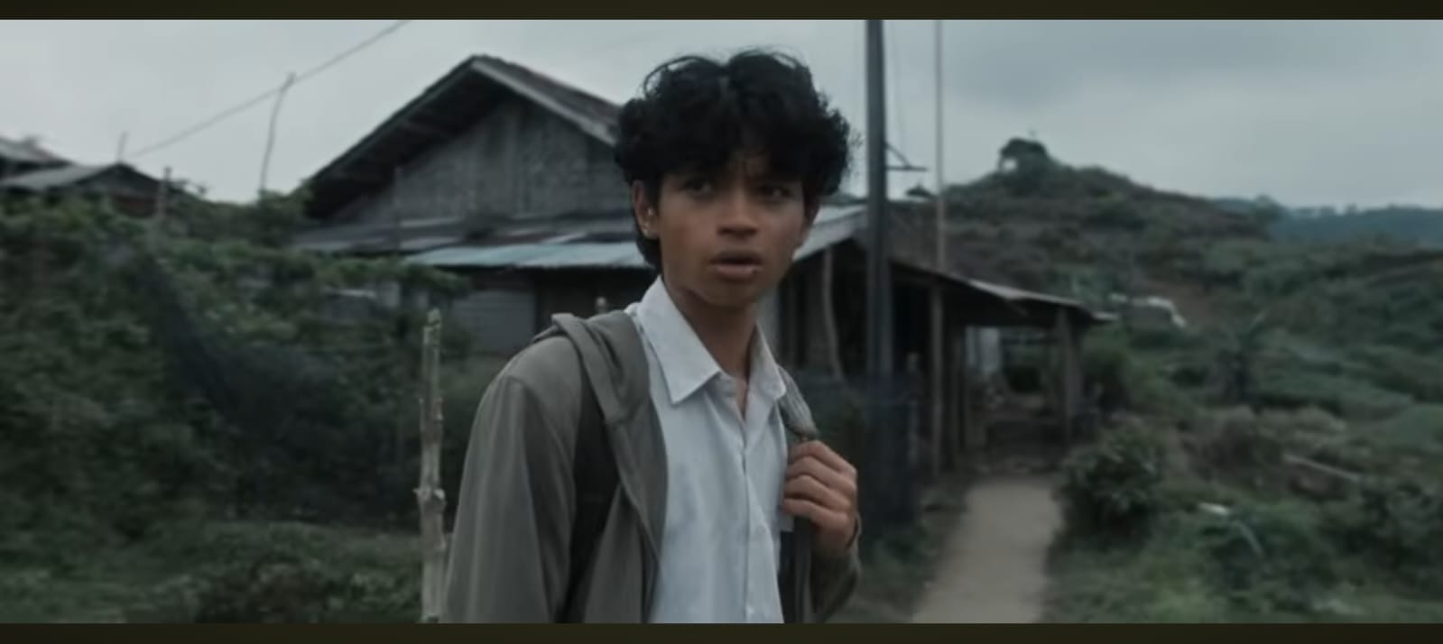 Fedi Nuril dan Wavi Zihan dalam Qorin 2 &mdash; sorotan visual mencekam yang menggambarkan konflik batin dan teror religi di sekolah.