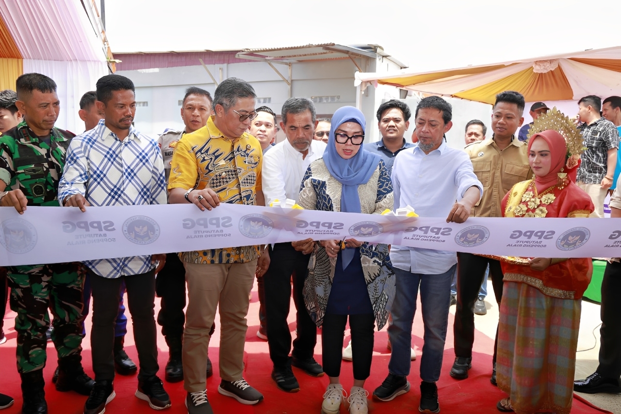 Bupati Andi Ina dan Wabup Andi Abustan meresmikan SPPG Batupute &mdash; simbol gerakan gizi dan kesejahteraan masyarakat Barru.