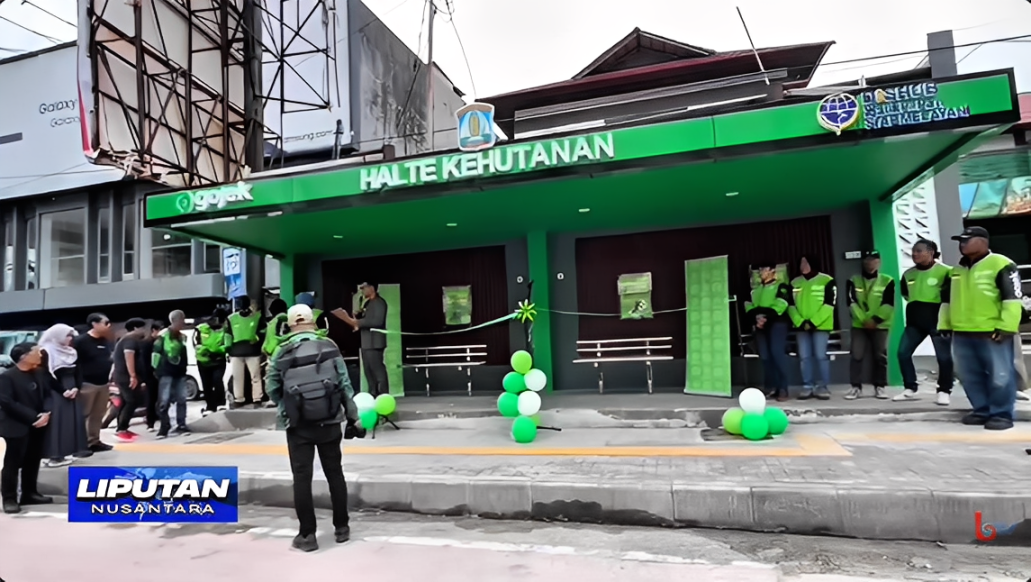 Halte Kehutanan di Jalan Ahmad Yani, Klandasan Ilir, dekat Jembatan Penyeberangan Orang Plaza Balikpapan, Jumat (24 Oktober 2025).