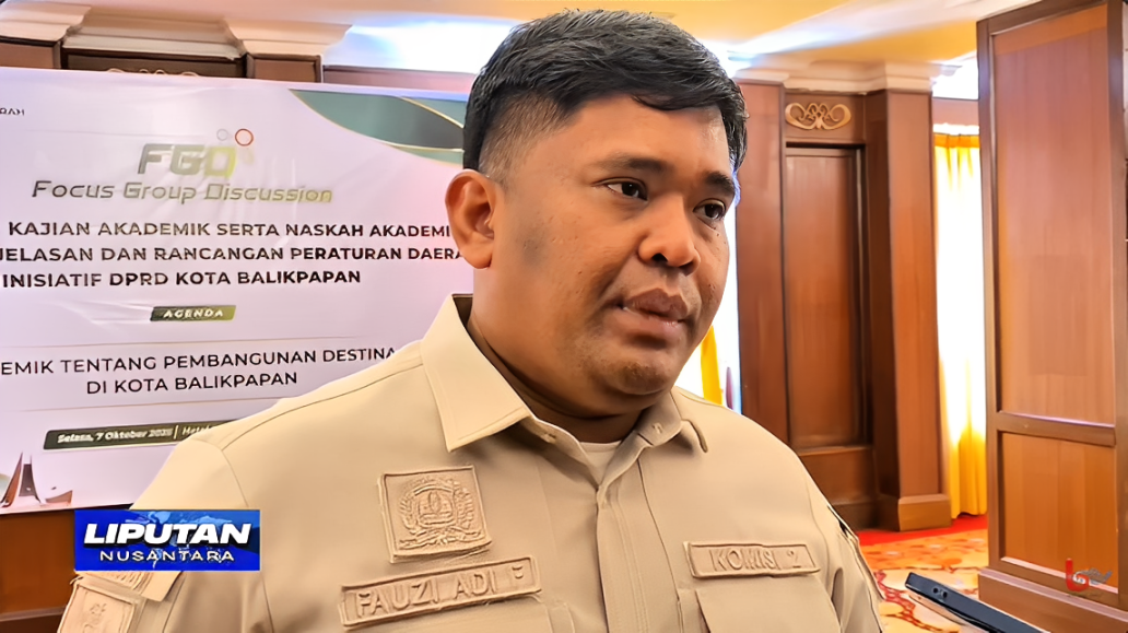 Ketua Komisi II DPRD Kota Balikpapan, Fauzi Adi Firmansyah, saat diwawancarai mengenai Kajian Akademik pembangunan destinasi wisata Balikpapan di Hotel Gran Senyiur, Selasa (7 Oktober 2025).