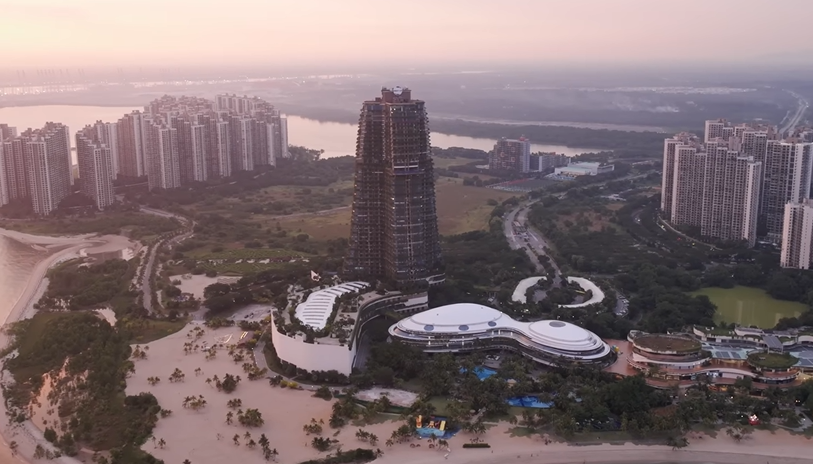 Pemandangan udara Forest City Malaysia &mdash; kota futuristik 0 miliar yang berubah jadi kota hantu, memadukan keindahan dan kesunyian visual.