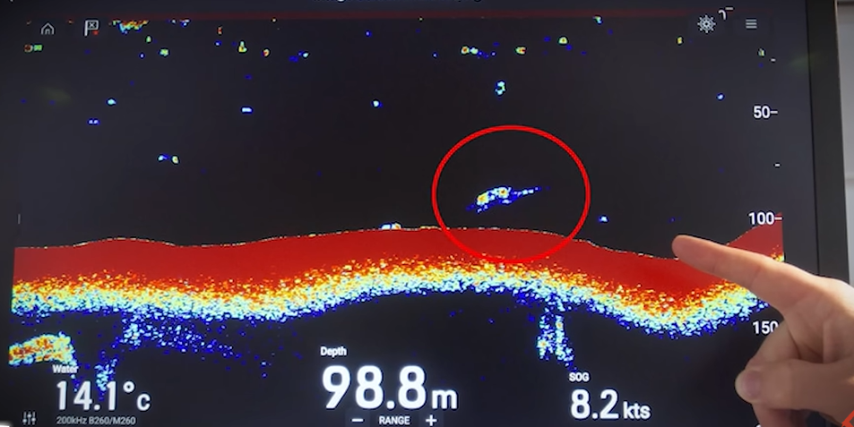 Gambar sonar di Danau Loch Ness yang memunculkan bentuk misterius mirip makhluk purba&mdash;visual paling dicari tahun ini.