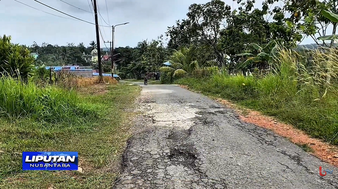 Kondisi jalan menuju Bukit Pringgondani, Balikpapan Timur, yang tampak rusak, Senin (20 Oktober 2025).