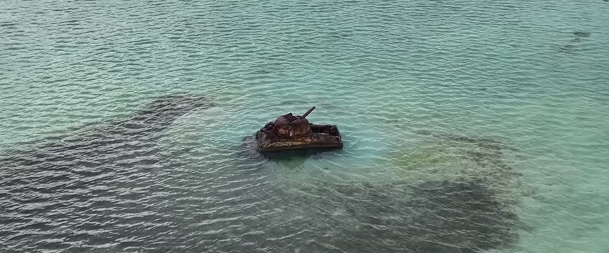 tank di tengah samudra