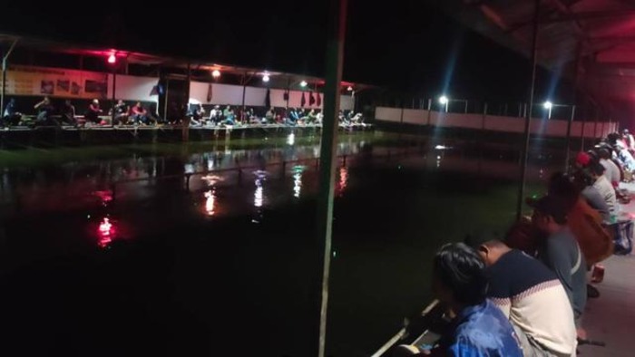 Kolam Pemancingan Berkah Abah Samarinda — suasana damai di kawasan Sambutan dengan kolam luas dan pengelola ramah.