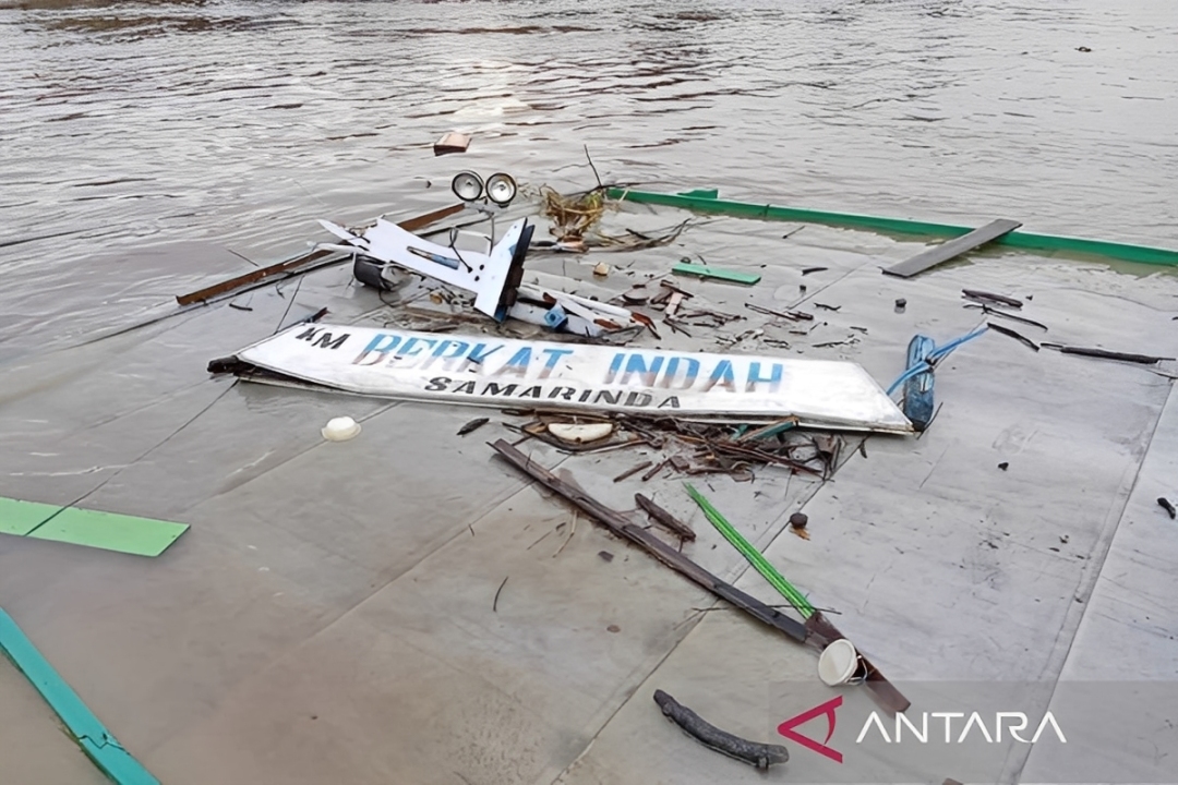 Sungai Mahakam Padat Aktivitas, Waspada Risiko Tabrakan Kapal