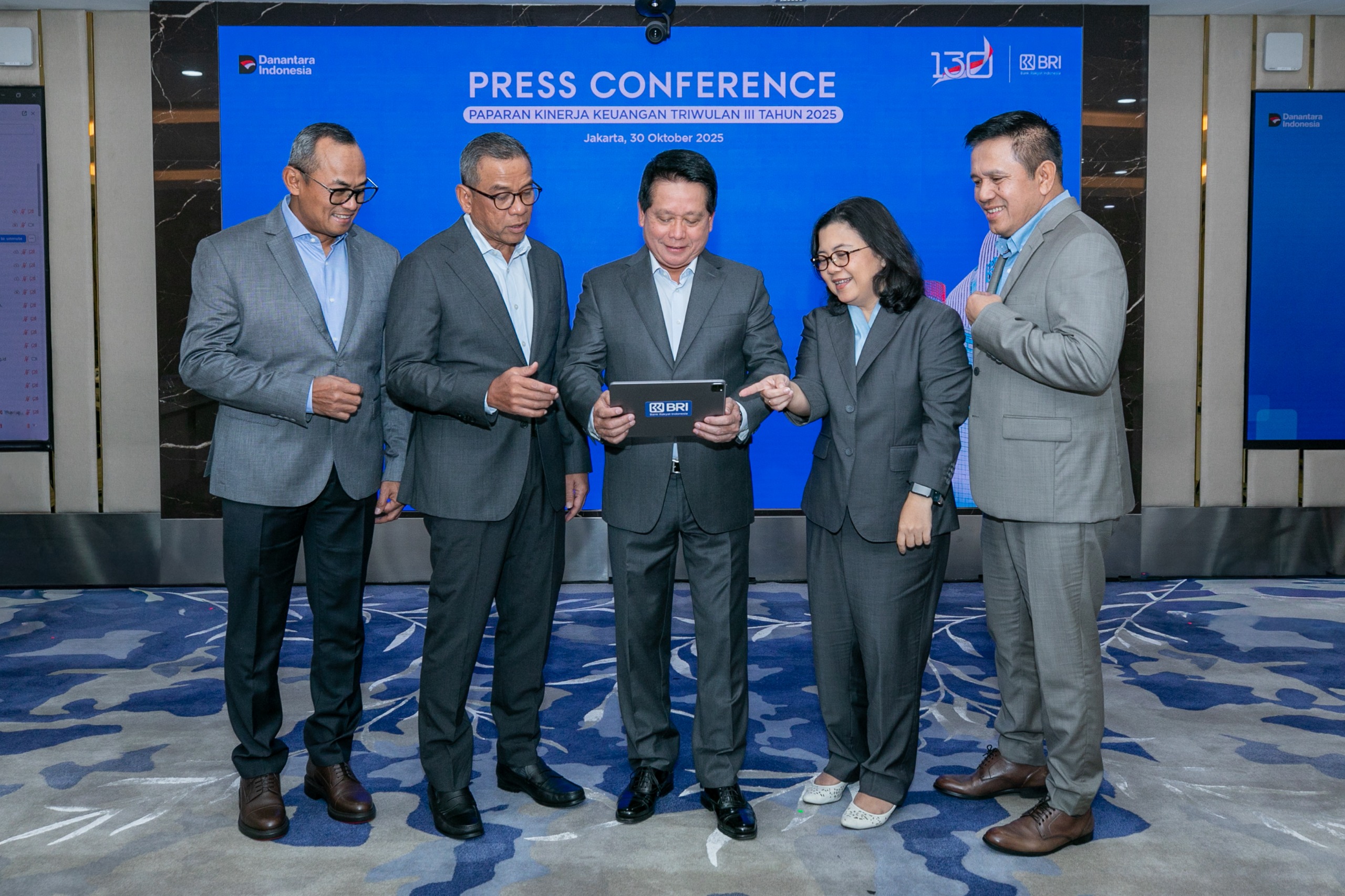 Direktur Utama BRI Hery Gunardi saat paparan kinerja keuangan BRI Triwulan III 2025, menegaskan komitmen digitalisasi dan dukungan UMKM.