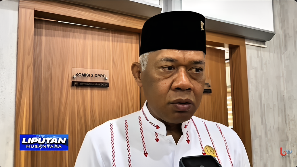 Wakil Ketua Komisi III DPRD Balikpapan, Budiono, saat memberikan keterangan terkait usulan pembentukan Kawasan Kuliner Terpadu untuk UMKM di kantor DPRD Balikpapan, Rabu (22 Oktober 2025).