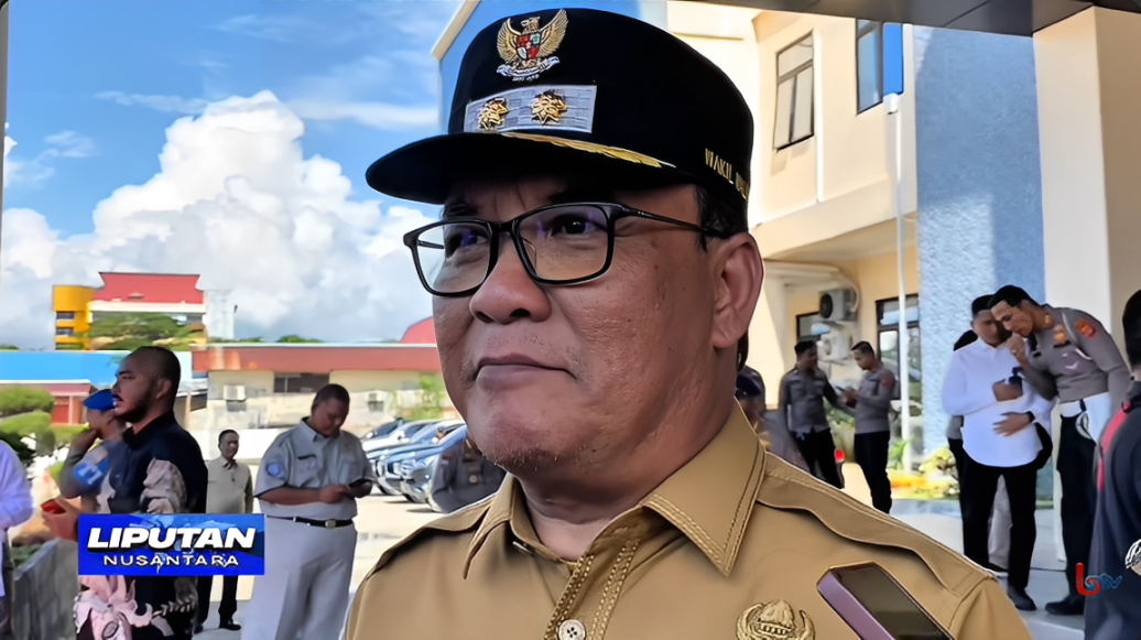 Wakil Wali Kota Balikpapan, Bagus Susetyo, saat diwawancarai mengenai peran ojol dalam menjaga kamtibmas usai Apel Ojol Kamtibmas di halaman Mako Polresta Balikpapan, Selasa (28 Oktober 2025).