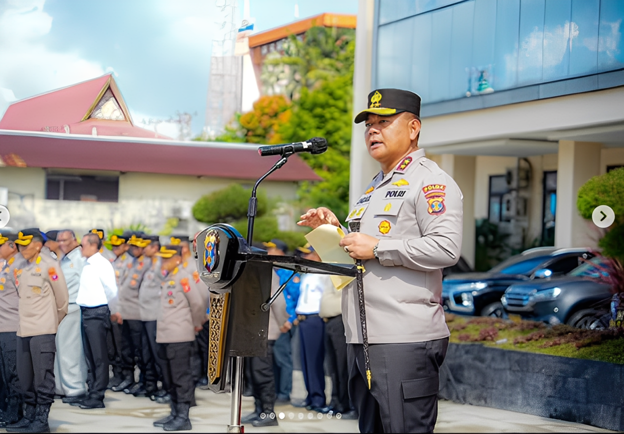 Kapolda Kaltim Irjen Pol Endar Priantoro menyampaikan rencana perluasan program Ojol Kamtibmas ke daerah lain saat Apel Ojol Kamtibmas di halaman Mako Polresta Balikpapan, Selasa (28 Oktober 2025).