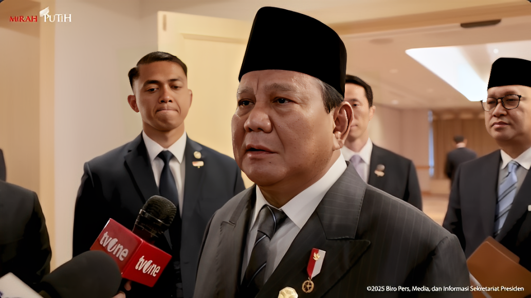 Presiden RI Prabowo Subianto memberikan keterangan pers usai pertemuan bilateral dengan Perdana Menteri Selandia Baru Christopher Luxon di Gyeongju, Korea Selatan, Jumat (31 Oktober 2025).