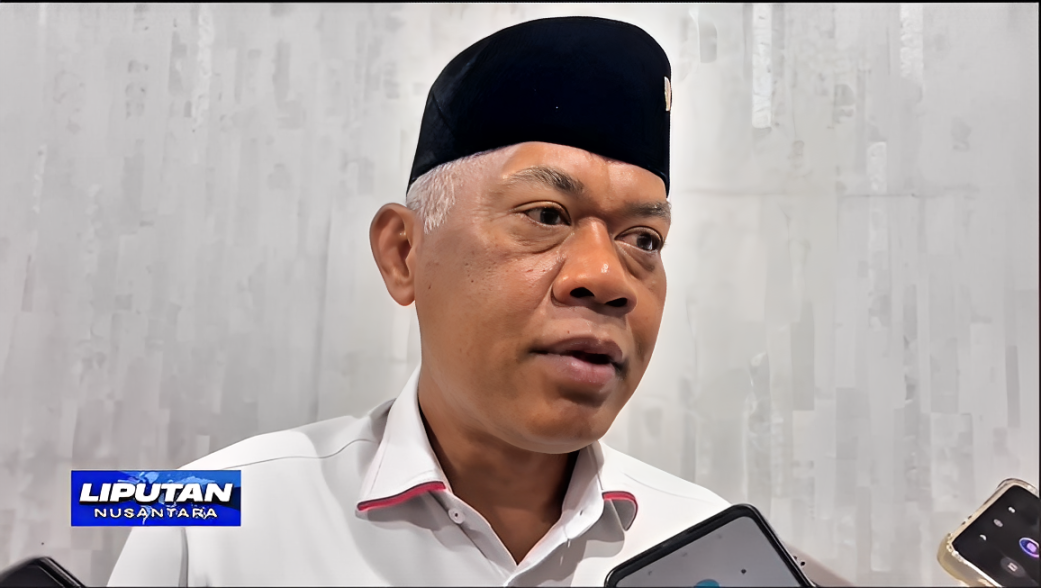 Wakil Ketua DPRD Balikpapan, Budiono, saat diwawancarai mengenai pengelolaan sampah dari rumah di gedung DPRD Balikpapan, Senin (13 Oktober 2025).