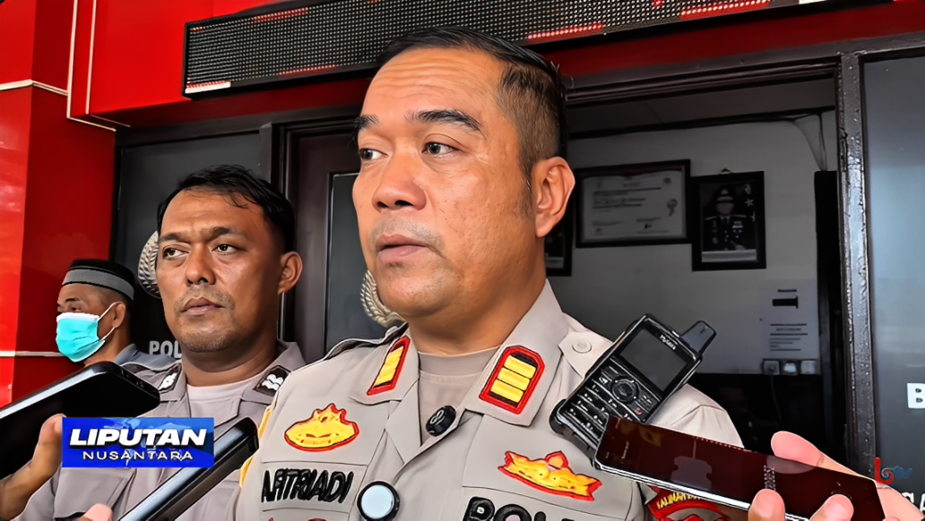 AKP Agus Fitriadi, Kapolsek Balikpapan Utara, memberikan keterangan kepada wartawan usai mediasi antara pelaku dan korban di Polsek Balikpapan Utara, Jumat (31 Oktober 2025).