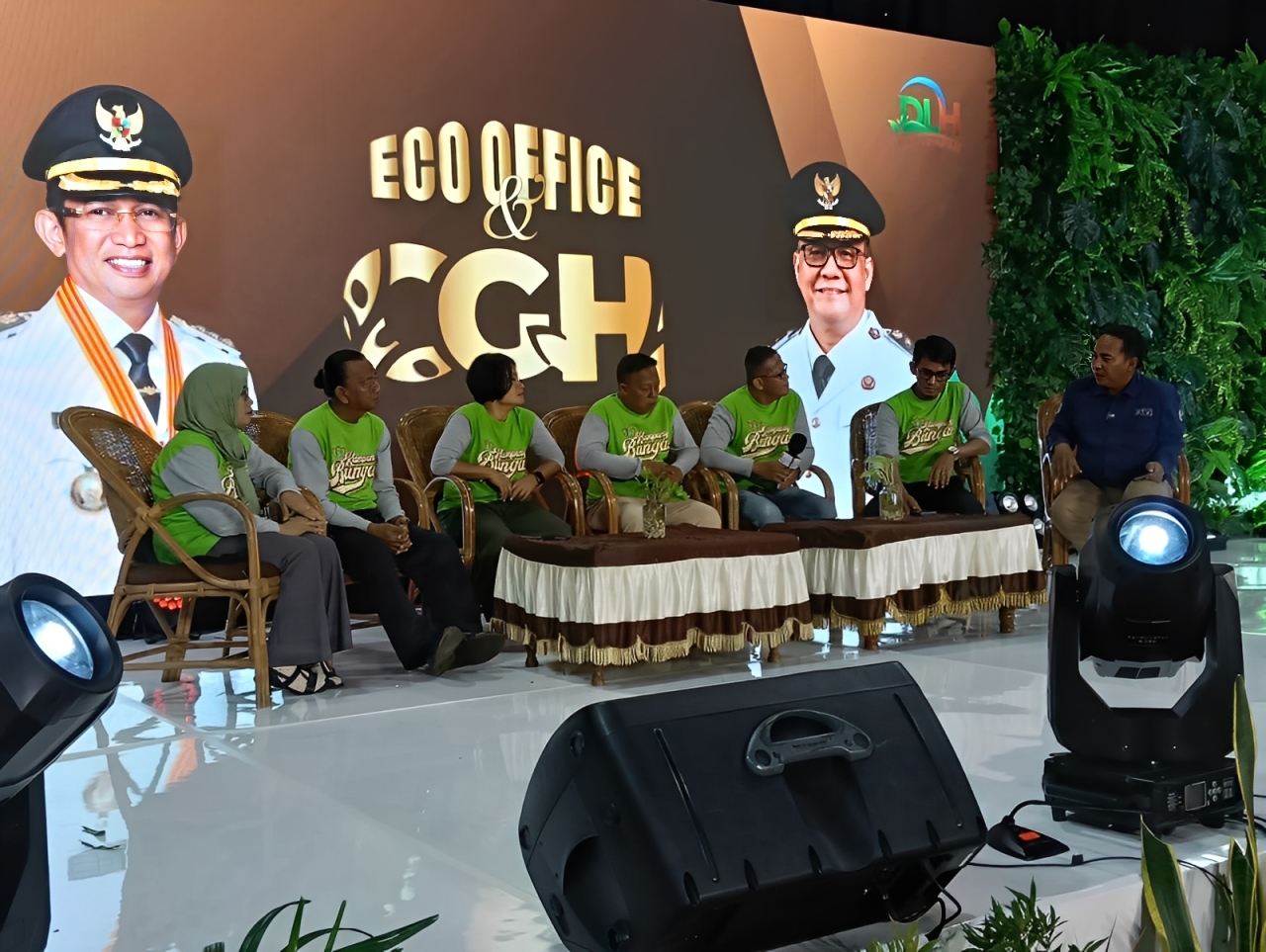 Para penggagas Kampung Bungas menjadi narasumber dalam talkshow Ngopi setelah meraih terbaik pertama kategori kawasan RT pada CGH Award 2025 di BSCC Dome, Balikpapan, Selasa (4 November 2025).