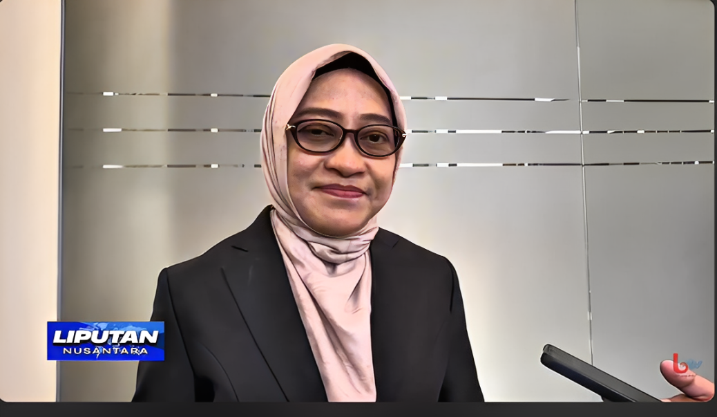 Sekretaris Daerah Kaltim, Sri Wahyuni, memberikan keterangan usai mengukuhkan DPW AAIPI Kaltim Periode 2025&ndash;2030 di Kantor Inspektorat Kaltim, Samarinda, Senin (3 November 2025).