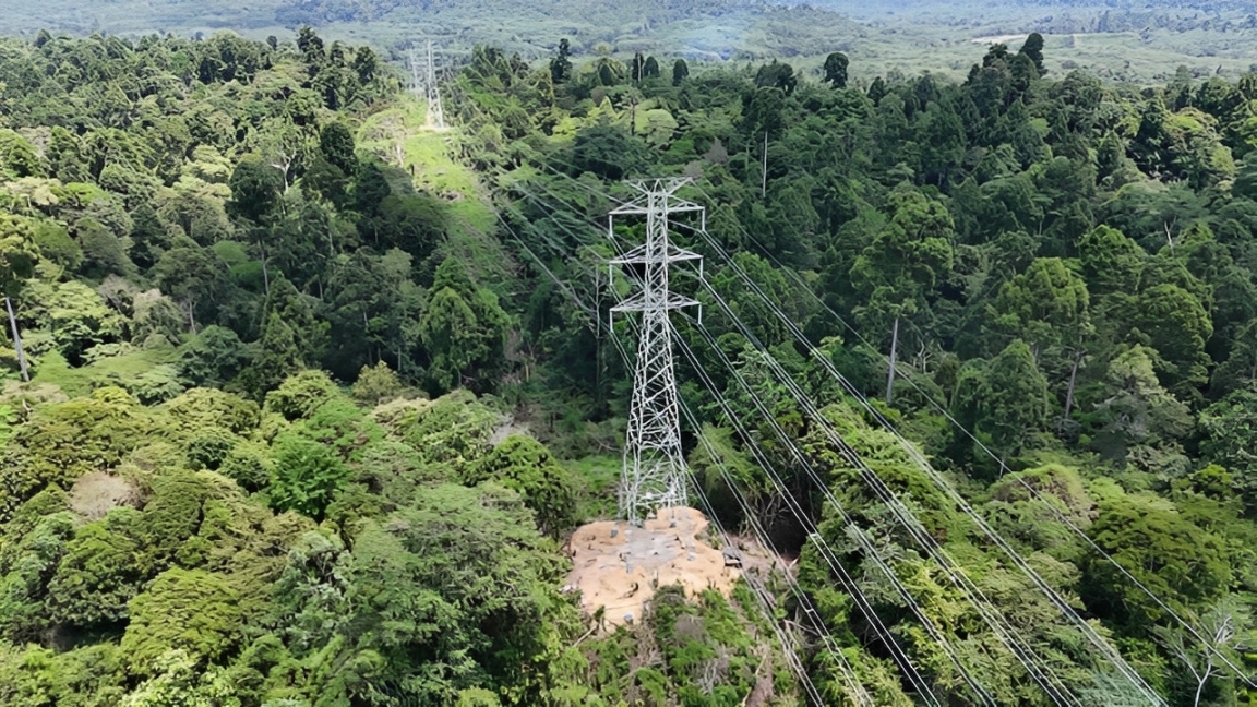 SUTT 150 kV Talisayan&ndash;Maloy yang menjadi jembatan energi antara Kabupaten Berau dan Kabupaten Kutai Timur.