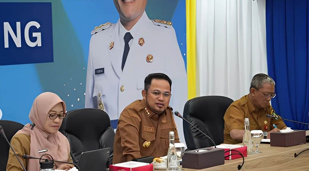 Gubernur Kaltim Rudy Masud memimpin Morning Briefing di Aula Dinas PUPR Kaltim, Selasa (4 November 2025).