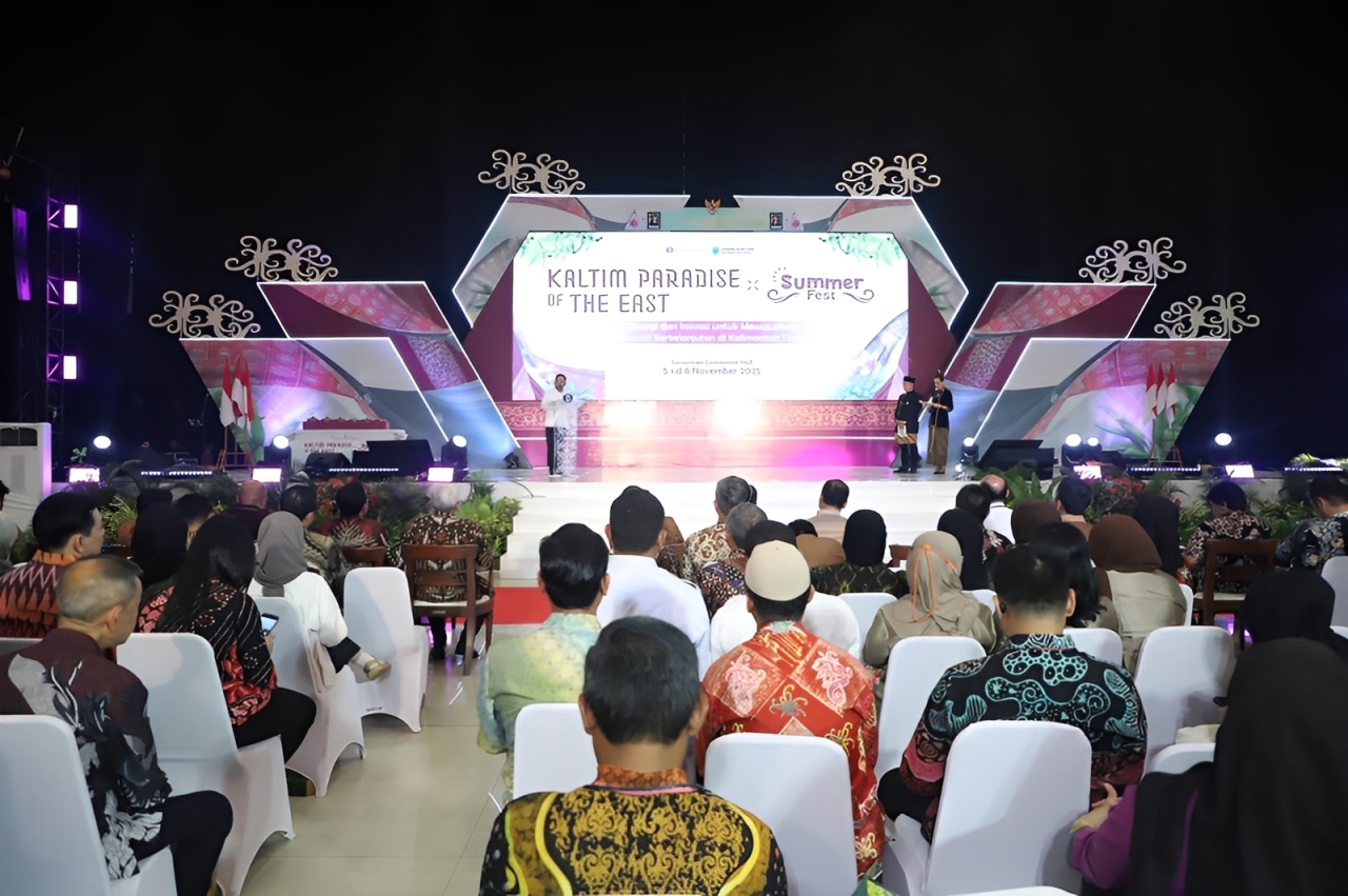 Gubernur Kaltim, Rudy Masud, membuka kegiatan Kaltim Paradise of The East x Summer Fest 2025 di Convention Hall Sempaja, Samarinda, Rabu (5 November 2025).