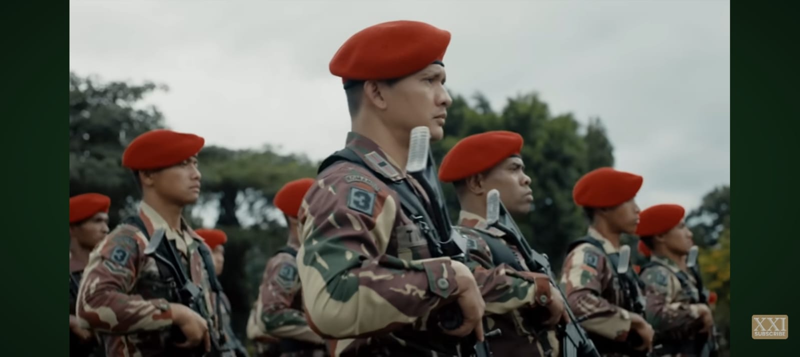 Iko Uwais memimpin tim elit bersenjata di tengah hutan rimba&mdash;visual epik yang mencerminkan ketegangan dan semangat patriotisme.