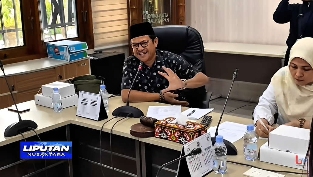 Sekretaris Komisi II DPRD Balikpapan, Taufik Qul Rahman, saat mengikuti RDP terkait LPG di ruang rapat gabungan DPRD Balikpapan, Rabu (5 November 2025).